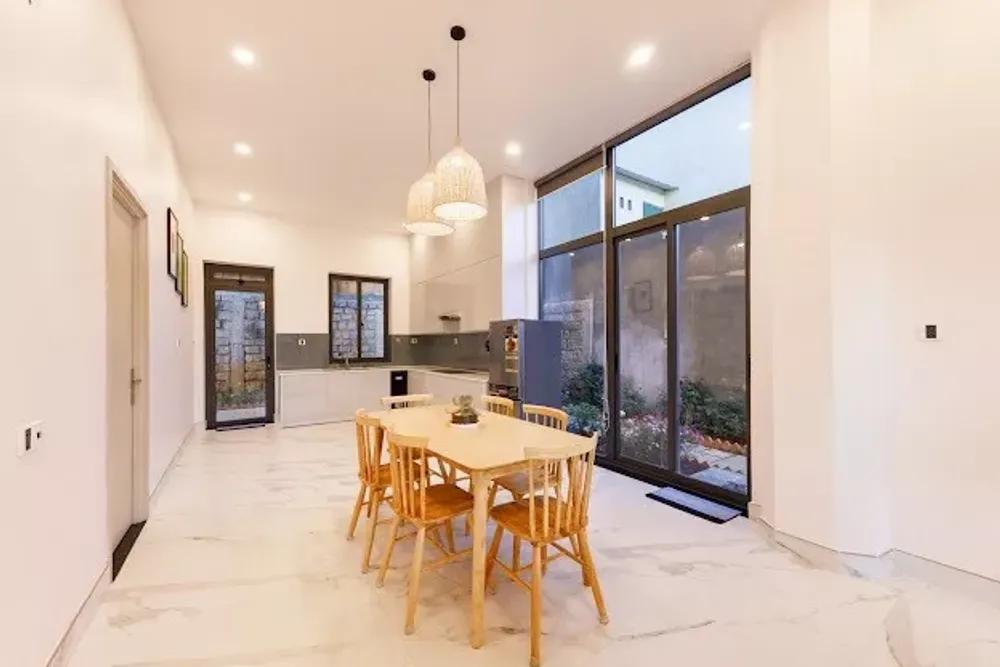 Villa Fullhouse