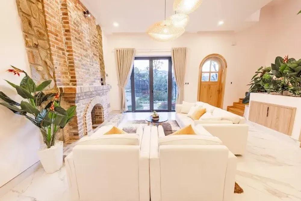 Villa Fullhouse
