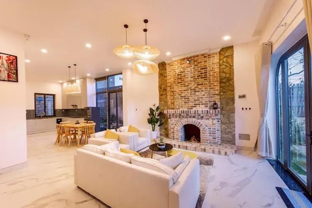Villa Fullhouse